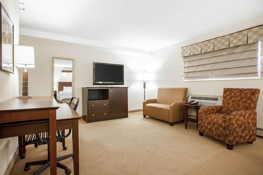 Four Points By Sheraton Milwaukee Airport Eksteriør bilde