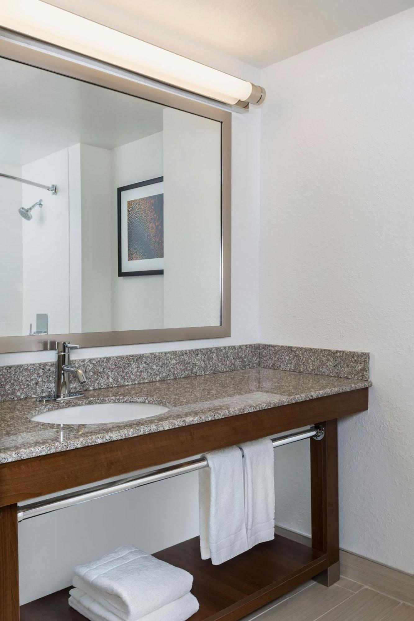 Four Points By Sheraton Milwaukee Airport Eksteriør bilde